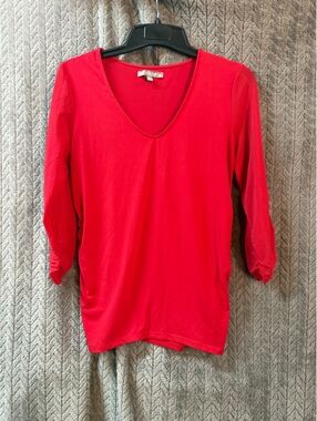 Daisy Fuentes Red V-Neck 3/4 Sleeve Top Large
